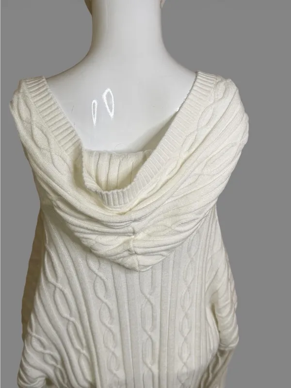 Cozy Cream Cable Knit V - Image 6