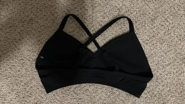 Enhancelift™ Seamless Strappy Sports Bra With White Logo - Image 4