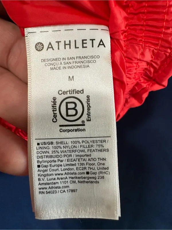 Athleta Summit Cropped Down Puffer Jacket Cardinal Red Medium  Outdoors - Image 4