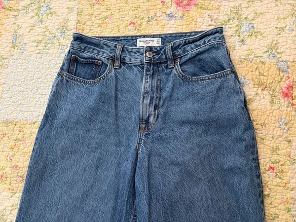 Abercrombie High-Rise Jeans Curve Love - Image 4