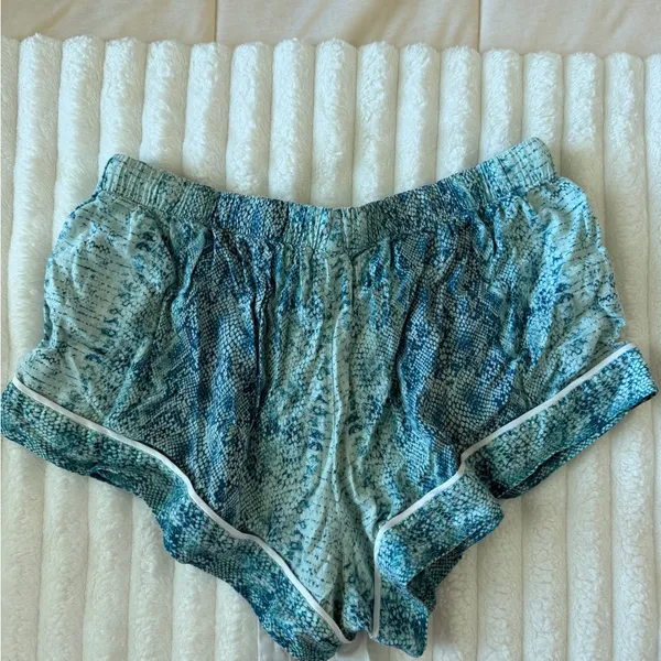 Victoria's Secret Teal Snake Print Sleep Shorts - Image 5
