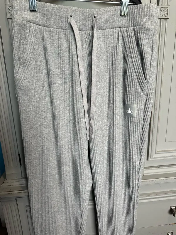 Alo Yoga Gray Ribbed Sweatpants - Image 4