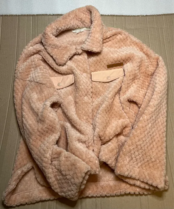 Simply Southern Simply Soft Sherpa Shacket in a light pink - Image 5