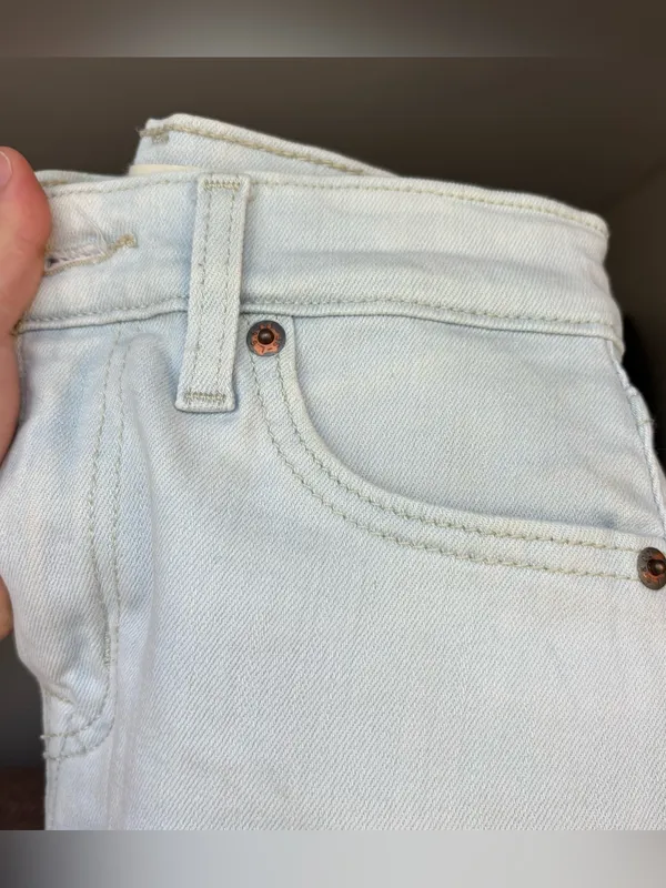 Levi’s High-Rise Shorts- Light Wash - Image 5