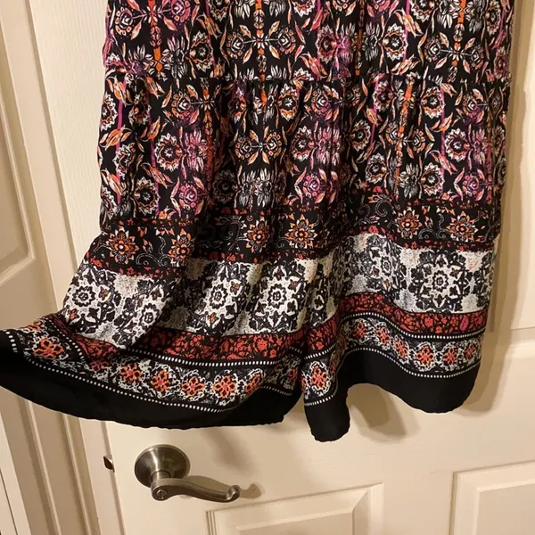 Xhilaration sleeveless kaleidoscope print romper - Image 4