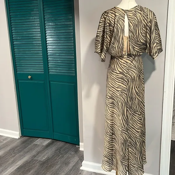 ASTR NWOT Flutter Sleeve Open Back Midi Dress Zebra - S ($99) - Image 9