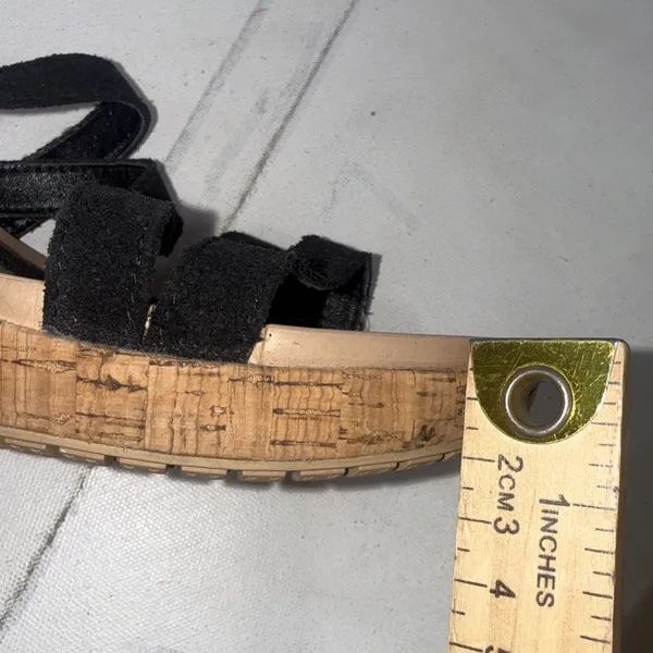 Crocs A-Leigh Black Cork Wedge Sandals Strappy Suede Like Style Women's Size 8 - Image 13