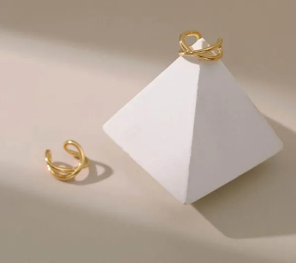Boutique 18K Gold plated dainty set ear cuff - Image 7
