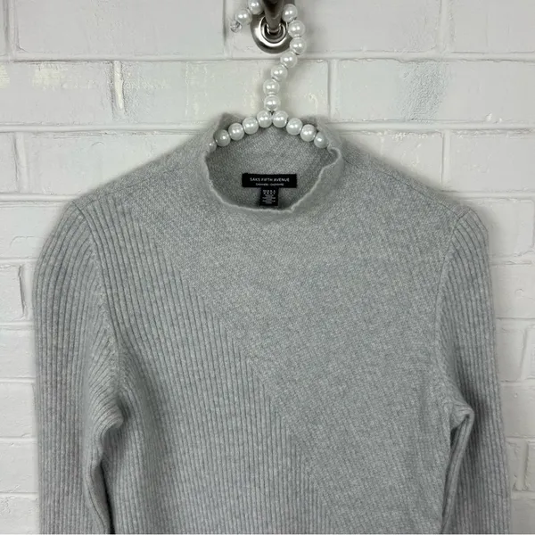 Saks Fifth Avenue Grey Ribbed Cashmere Knit Sweater Size M - Image 4