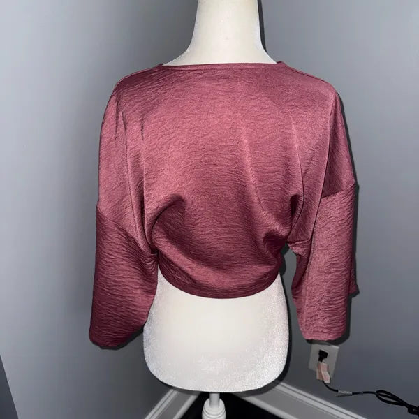 VICI Front Tie cropped blouse size small - Image 2