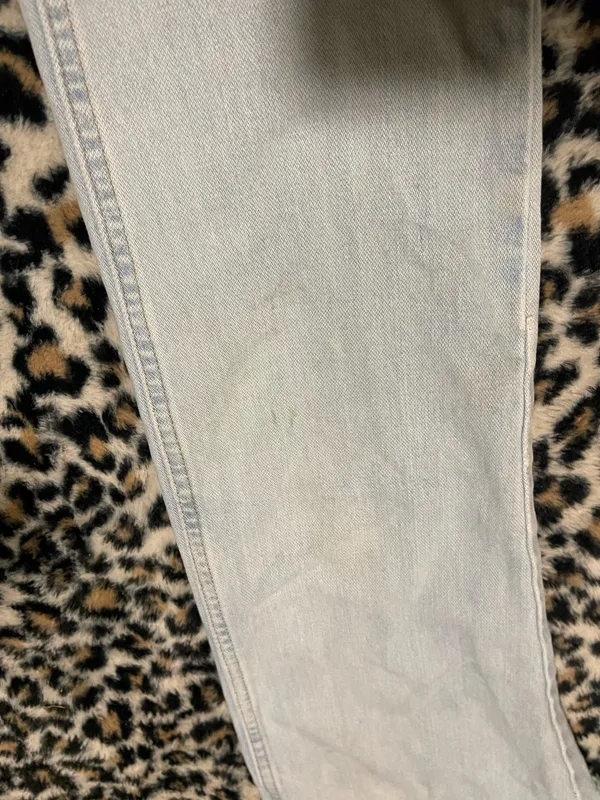 Light Wash Wrangler Jeans - Image 4