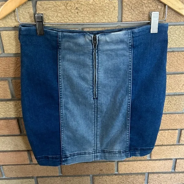 Free People Two Tone Color Block Blue Modern Femme Denim Mini Skirt Size 8 - Image 5