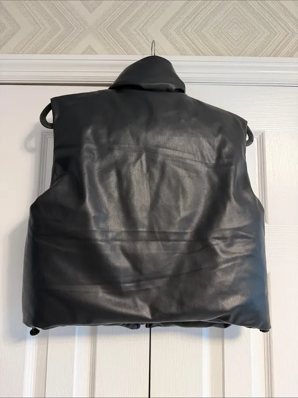 Zara Women’s XS Black Faux Puffer Leather Cropped Vest Zip Front Pockets NWT - Image 6