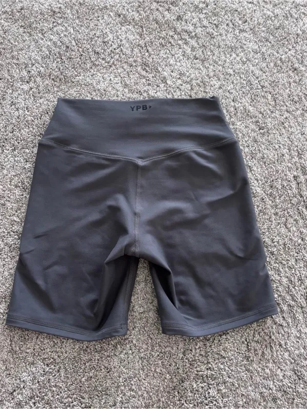 Abercrombie & Fitch YPB collection grey high-waisted biker shorts - Image 2