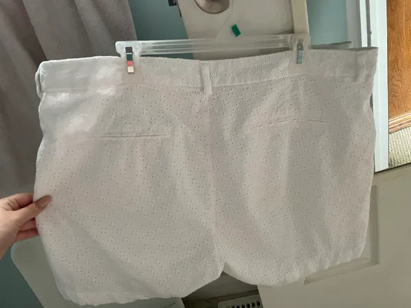 Old Navy Shorts Mid Rise - Image 2