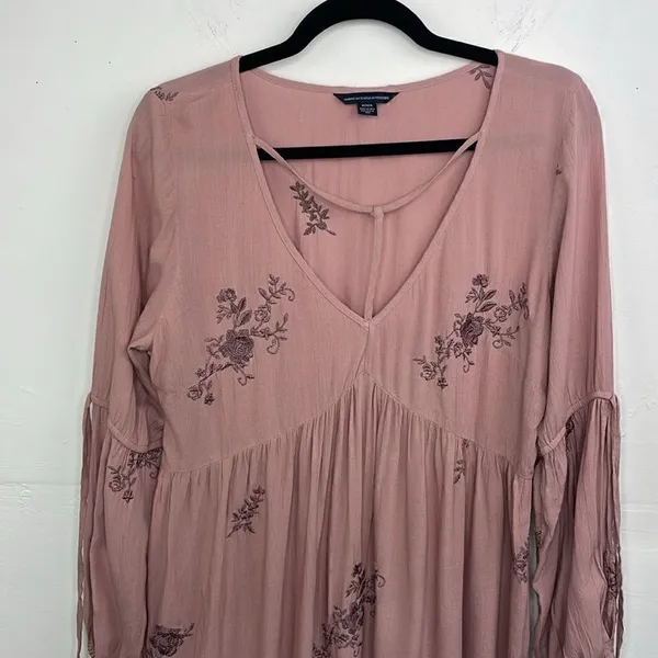American Eagle Pullover Embroidered Mauve Boho Dress size Medium - Image 4