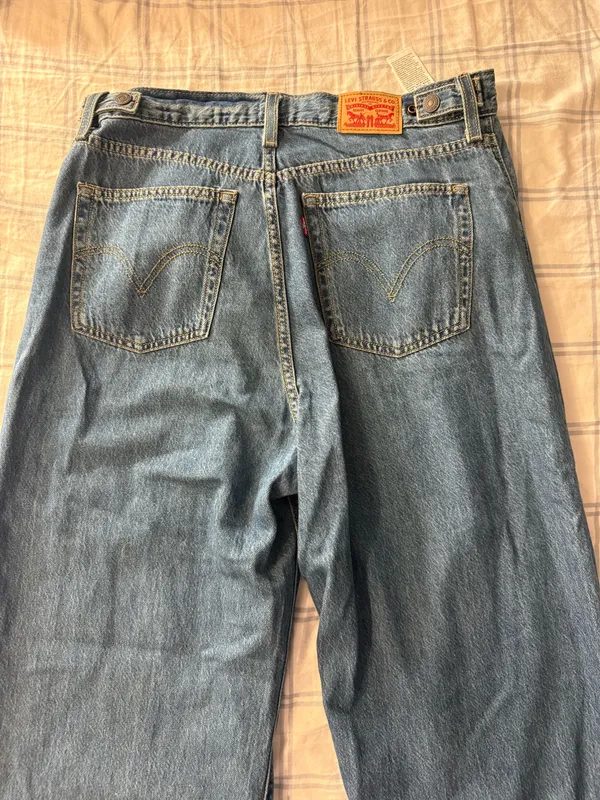 Levi’s Cinch Baggy Jeans – Medium Wash Size 31 - Image 3