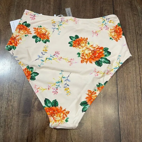 Cupshe Floral Bikini Bottom - Image 4