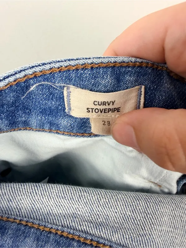 Madewell curvy Stovepipe medium wash denim jeans size 28 - Image 4