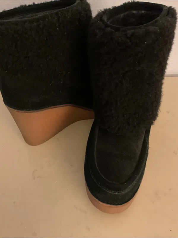 UGG women Black Suede sheepskin Wedge Coldin boots US 9.5 - Image 10