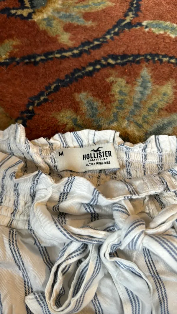 Hollister Ultra High Rise Shorts - Image 3