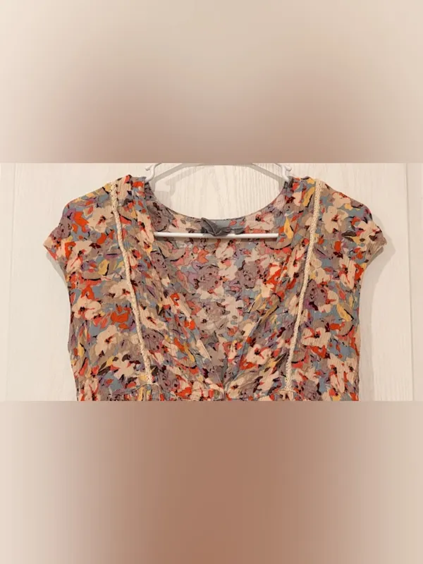 Final price Anthropologie Vanessa Virgina Floral V-Neck Babydoll Top in Multi - Image 4