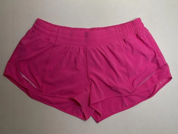 NWOT Lululemon Hotty Hot Low Rise Lined Short 2.5" Purple Highlight Size 12 - Image 4