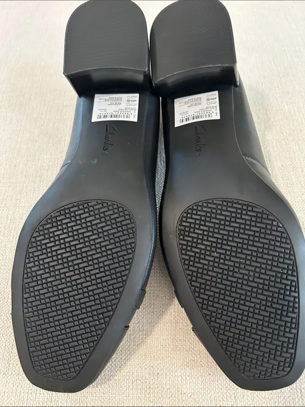 Clarks Iridessa Erin Pump, Black, Size 9.5M, NWT no box - Image 7