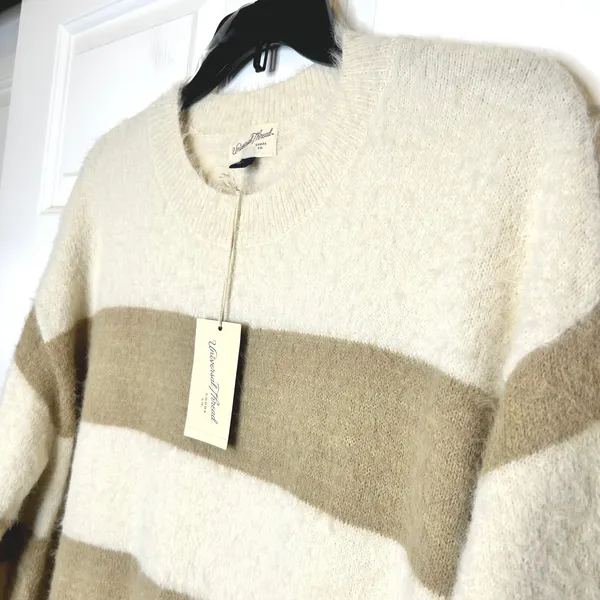 Universal Thread NWT XXL Cream Tan Striped‎ Fuzzy Eyelash Knit Sweater - Image 4