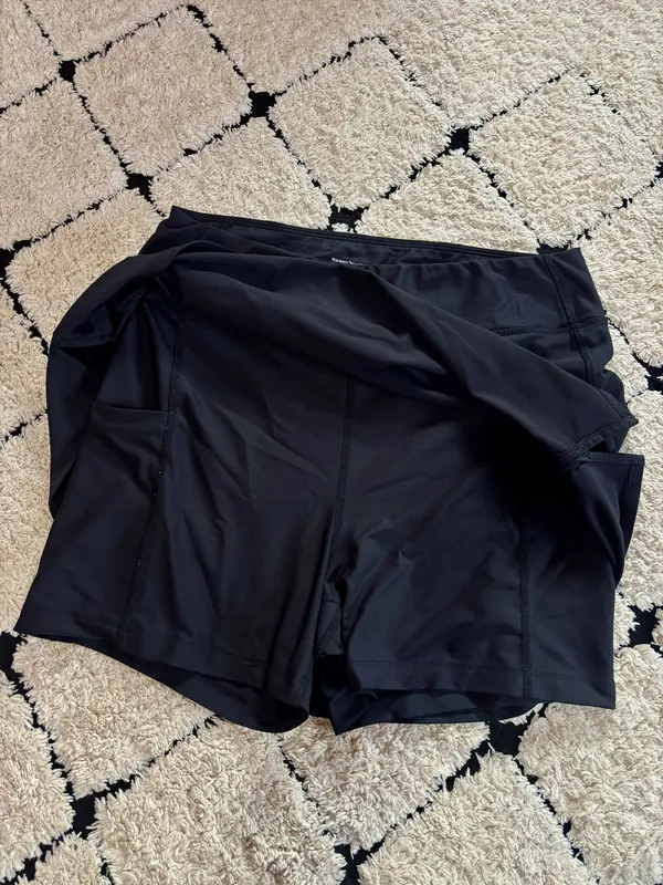 Old Navy Active Powersoft Extra High Rise Go-Dry Skirt - Image 3
