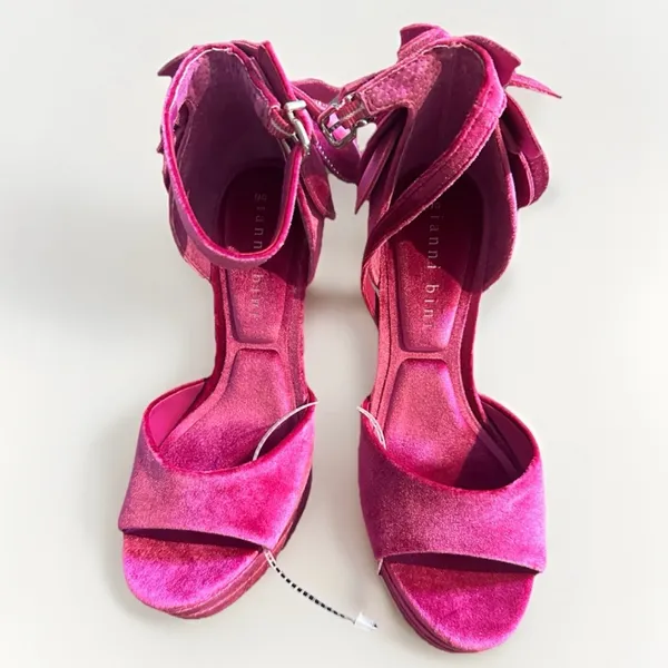 Gianni Bini Fuchsia Velvet Heels Rhinestone Flower Platform Sandals 7 New - Image 3