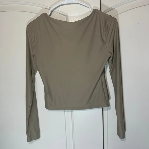 Abercrombie & Fitch Soft Matte Seamless Long-Sleeve Crop‎ Squareneck Top Nude S - Image 4