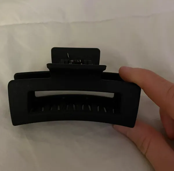 Black hair claw clip - Image 2