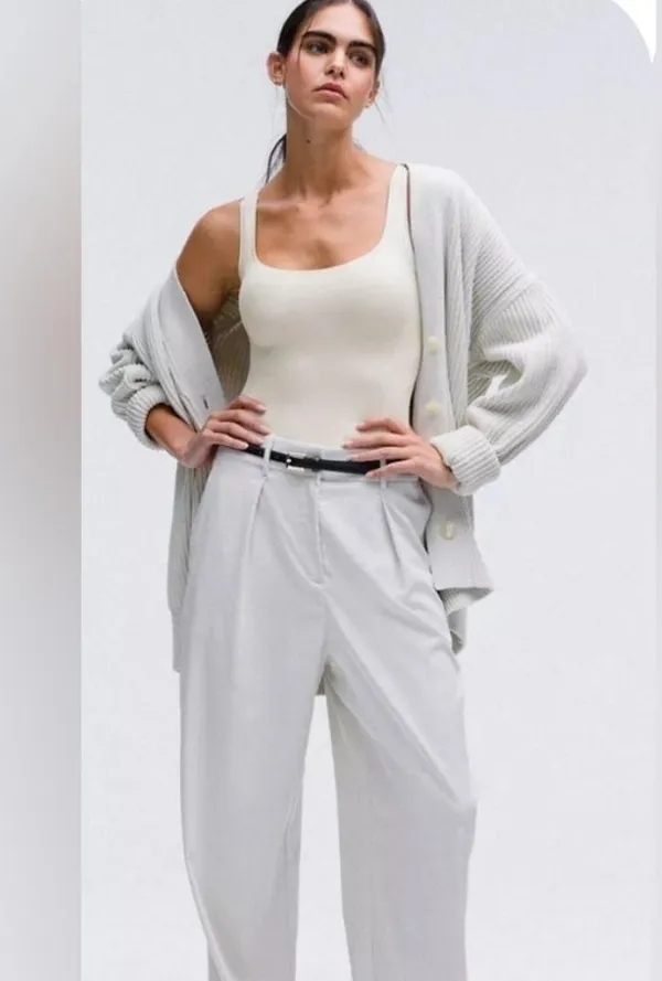 Lululemon Wundermost Nulu Square-Neck Sleeveless Bodysuit in bone sz M nwt - Image 2