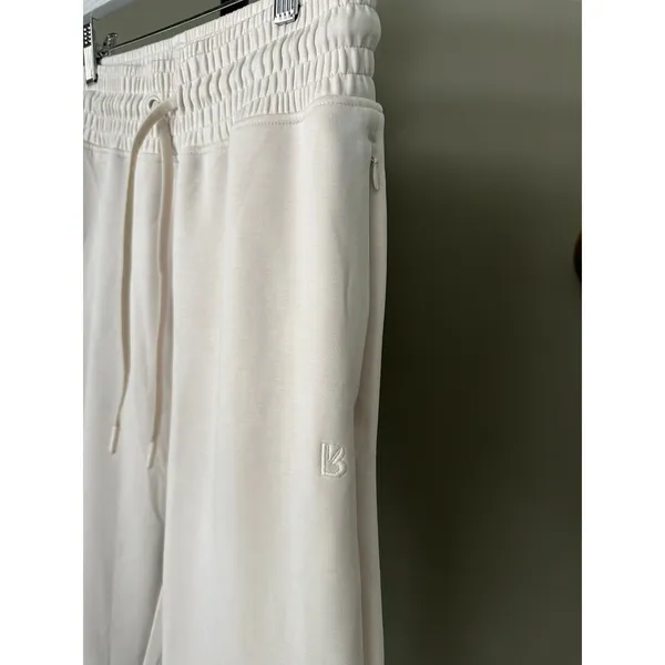 BuffBunny Cream Drawstring Luxe Joggers Size Small - Image 3