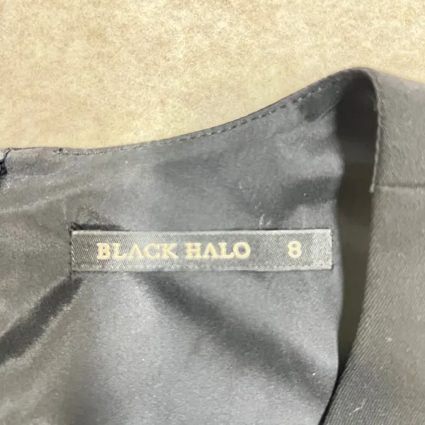 Black Halo Womens Sleeveless Crop Top Black Sz 8 Round Neck Zip Back Blouse‎ GUC - Image 3