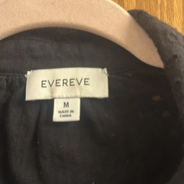 Evereve women’s blouse size medium - Image 3