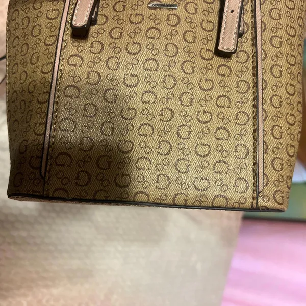 Perfect Guess brown and rose tote back tote bag , is perfect, like new - Image 5