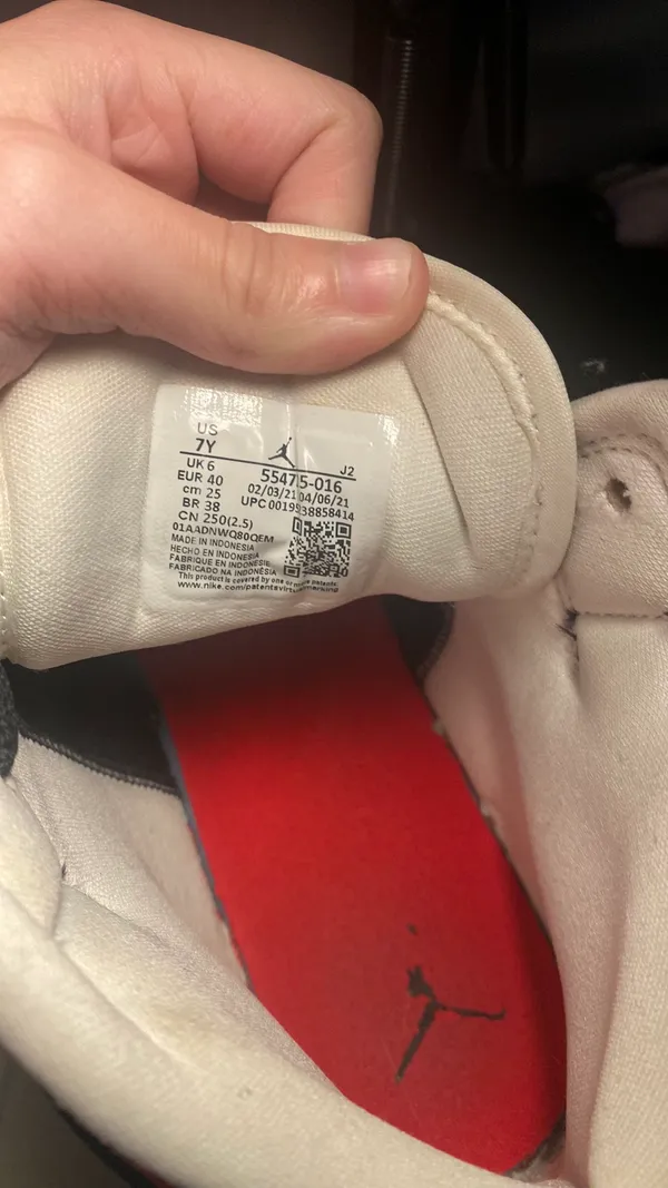 Nike Air Jordan 1 Mid - Image 3