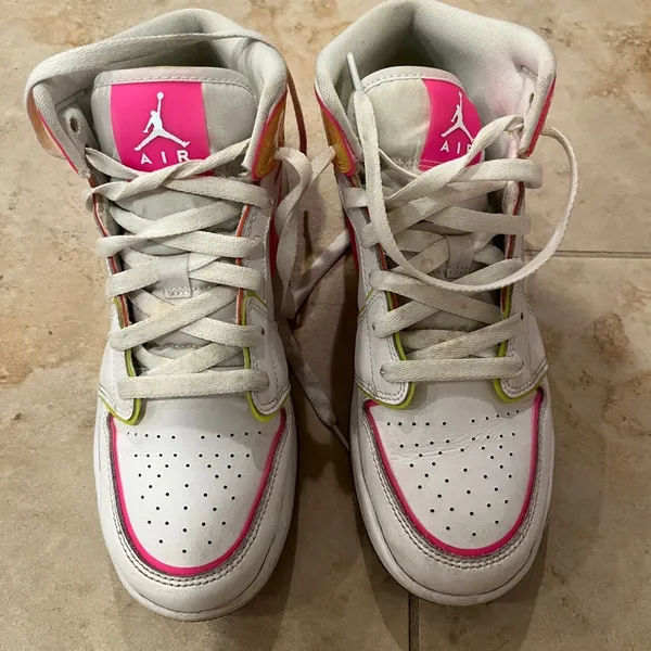 Jordan Air 1 Mid Edge Glow GS - Image 2