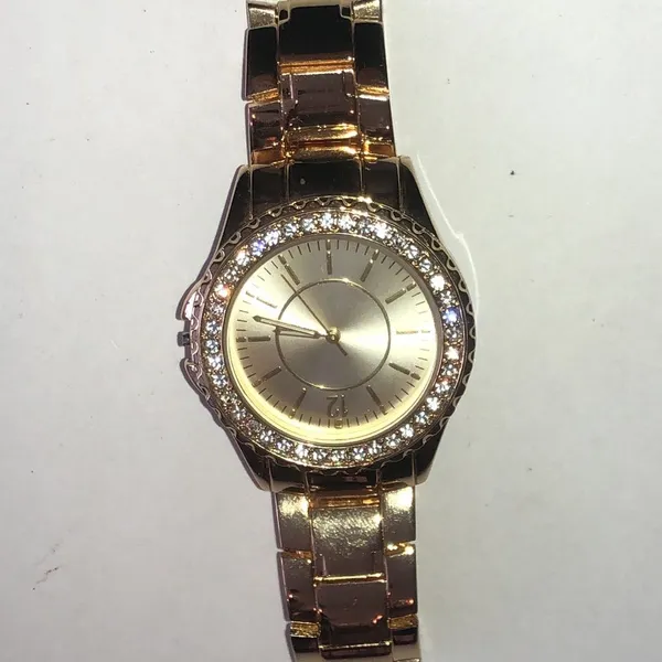 Elegant Gold Tone Rhinestone Women's Watch - Image 4