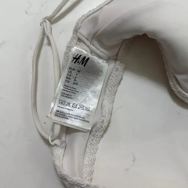 H&M Stylish Bikini Set in White, Yellow, and Snake Print. Size Medium/Small. - Image 4