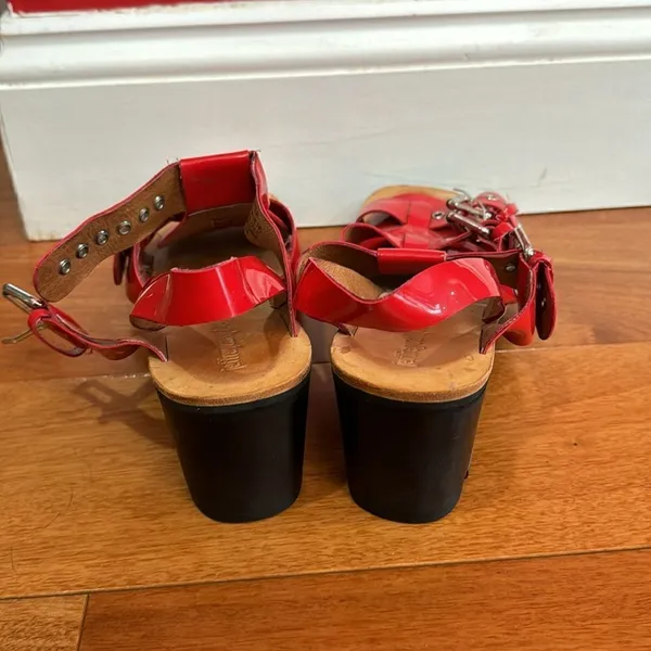 Jeffrey Campbell Riveter Lugged Buckle Sandal patent‎ leather red size 7.5 - Image 5