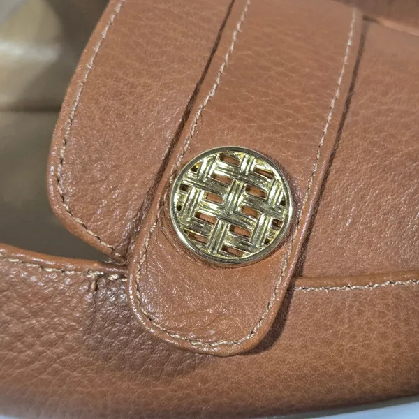 Talbots Womens 8.5 Francesca Tab Driving Moccasins Pebbled Leather Gold Hardware - Image 7