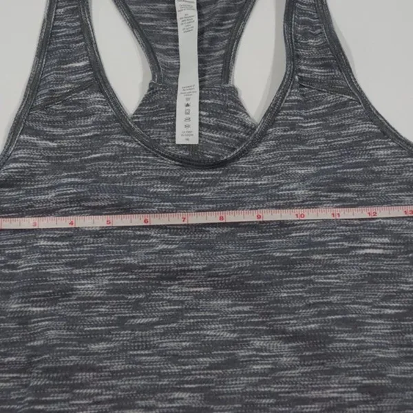 Lululemon Athletica grey tank‎ top. Size 4. - Image 4