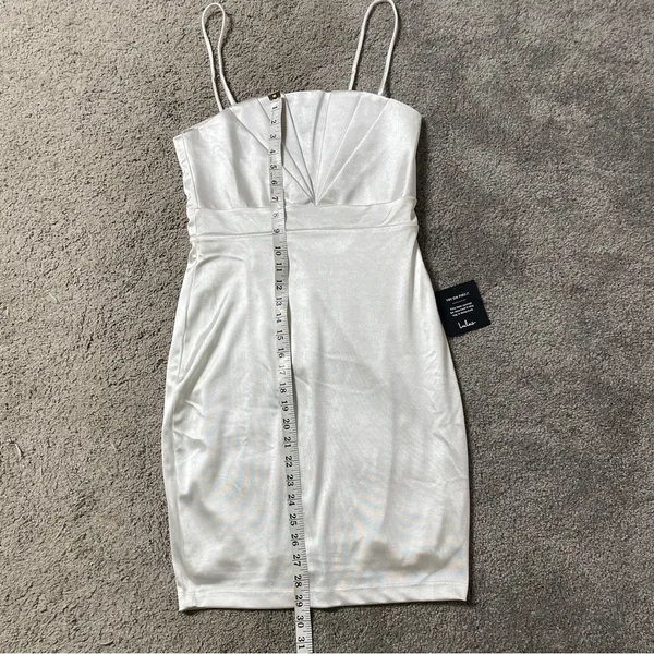 Lulu’s Little White Satin Dress, Size medium, NWT‎ - Image 12