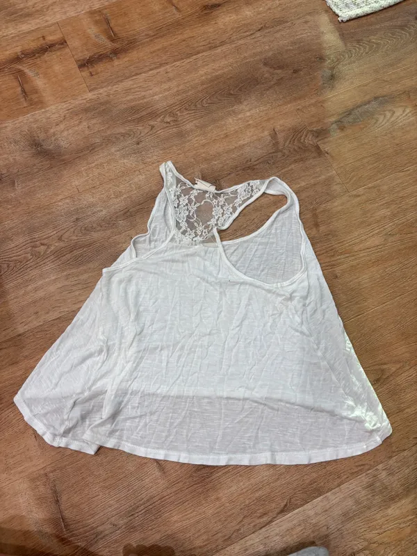 Robin k white lacs tank top  - Image 4