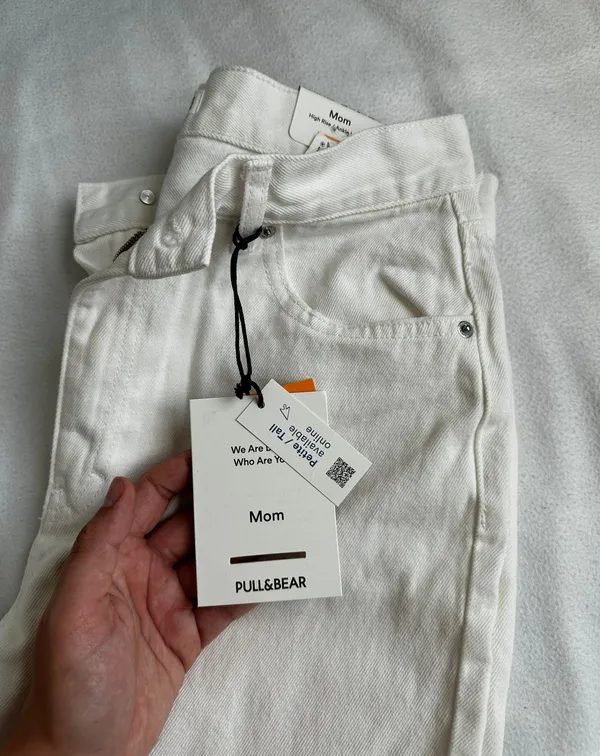 White Ankle Length Mom Jeans Size 8 - Image 4