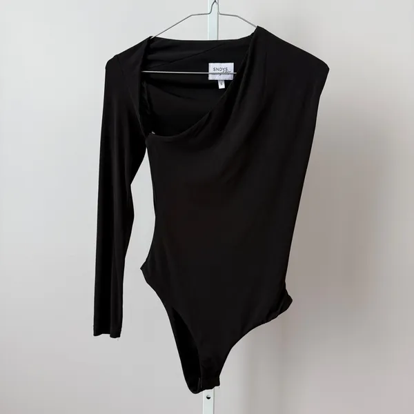 SNDYS‎ Everyday sz S Black One Shoulder Asymmetrical Cutout Bodysuit Mob Wife - Image 2