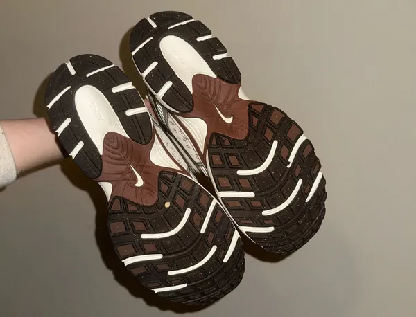 Nike V2K Brown - Image 2